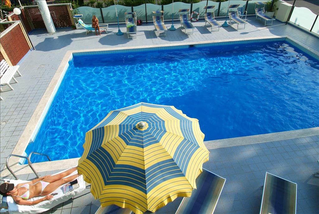 Hotel Abacus - Piscina