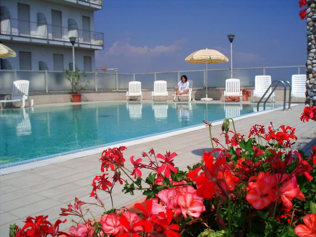 Hotel Alexander Palace - PiscinaEsterna