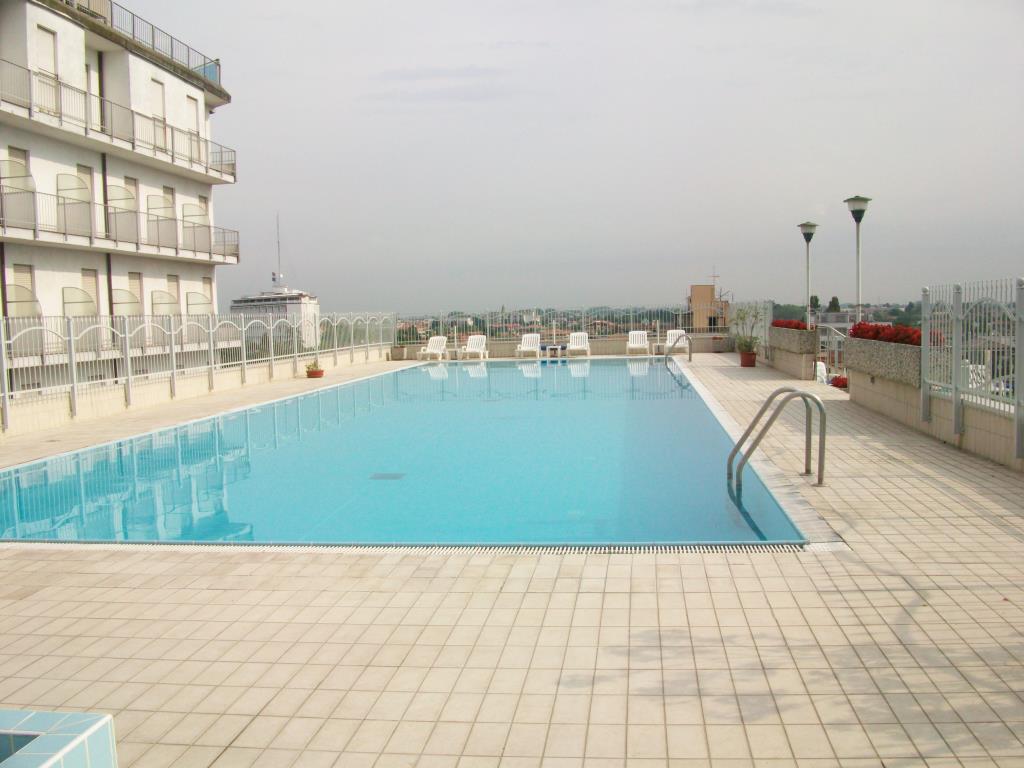 Hotel Alexander Palace - PiscinaEsterna