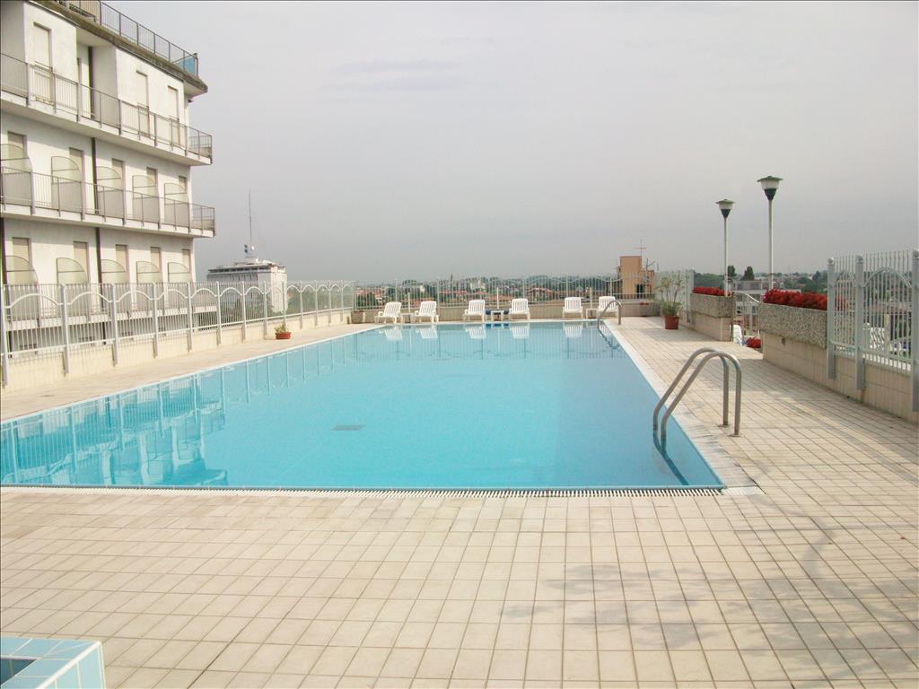 Hotel Alexander Palace - PiscinaEsterna