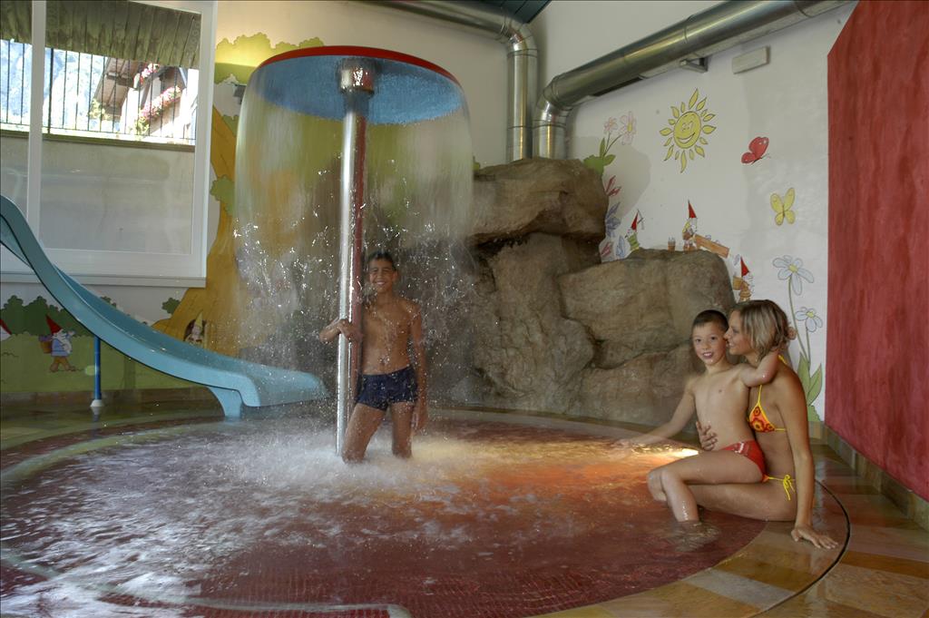 Hotel Alpenresort Belvedere Wellness & Beauty - PiscinaBimbi