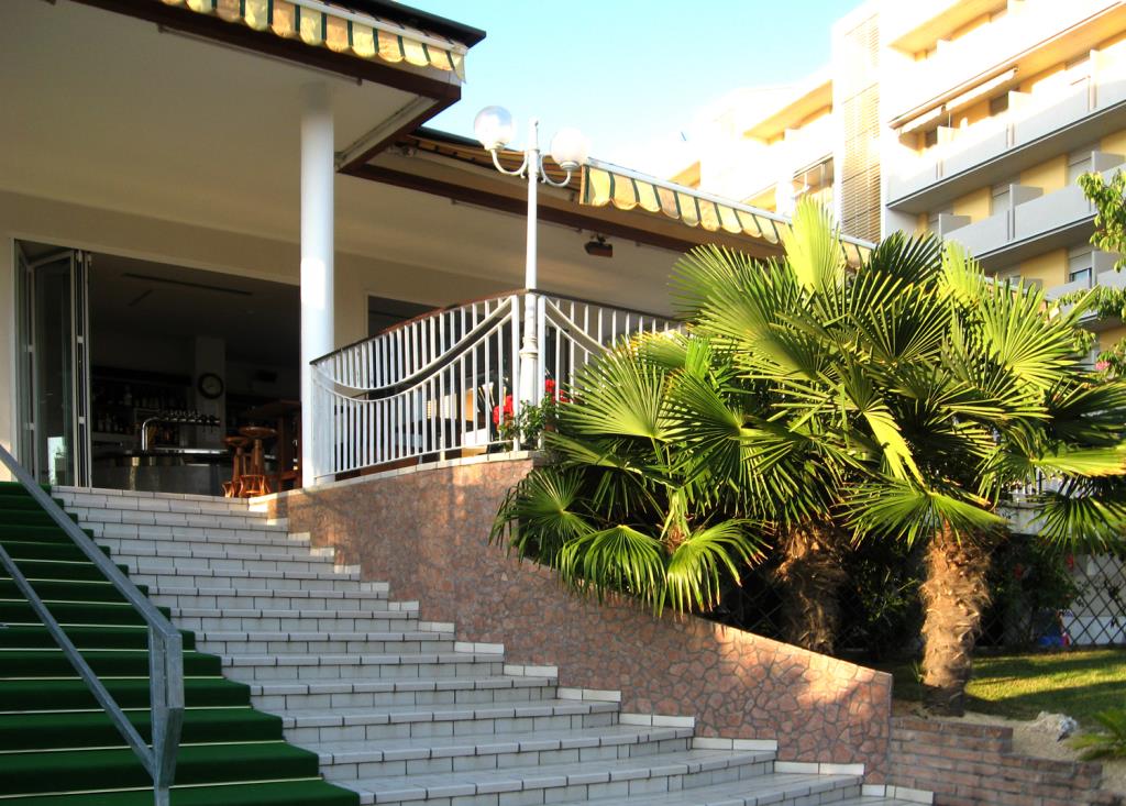 Hotel Ambassador - Entrata