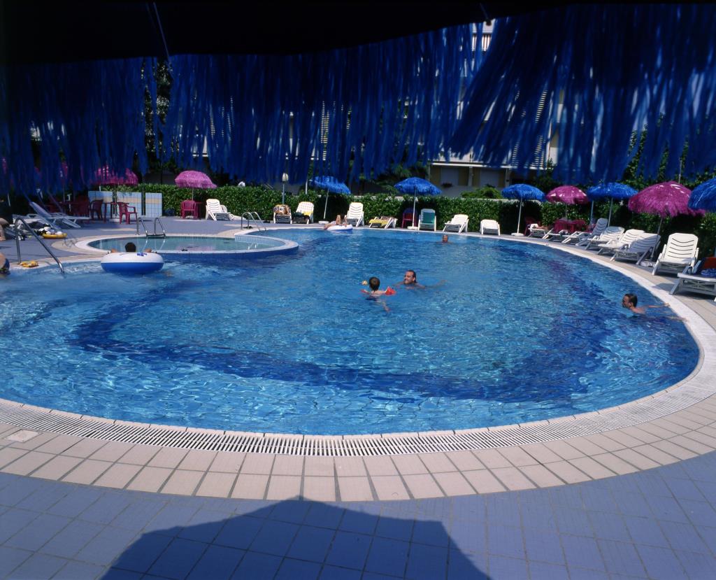 Hotel Ambassador - Piscina