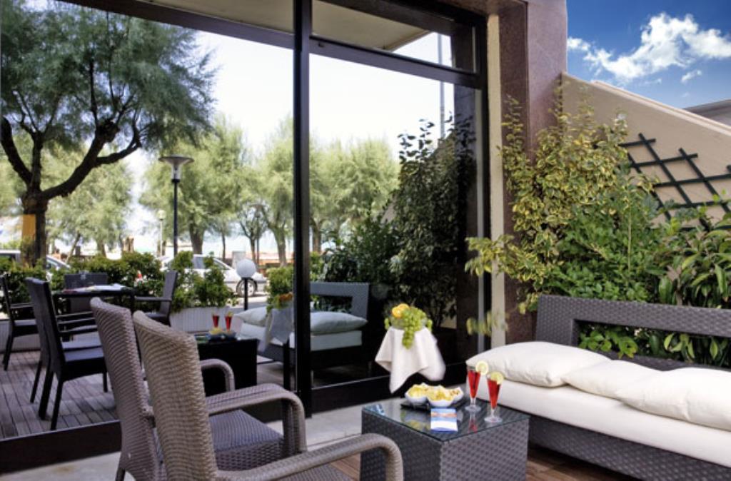 Hotel Ambassador - Veranda