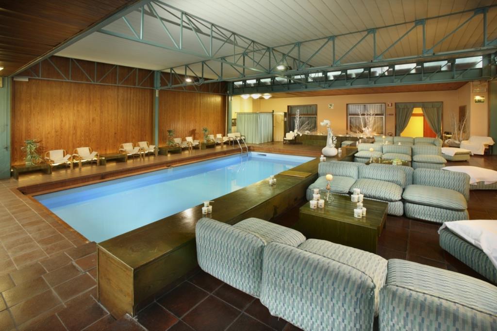 Hotel Ambrosiano - Piscina