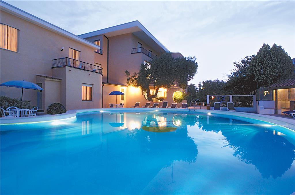 Hotel America - Piscina