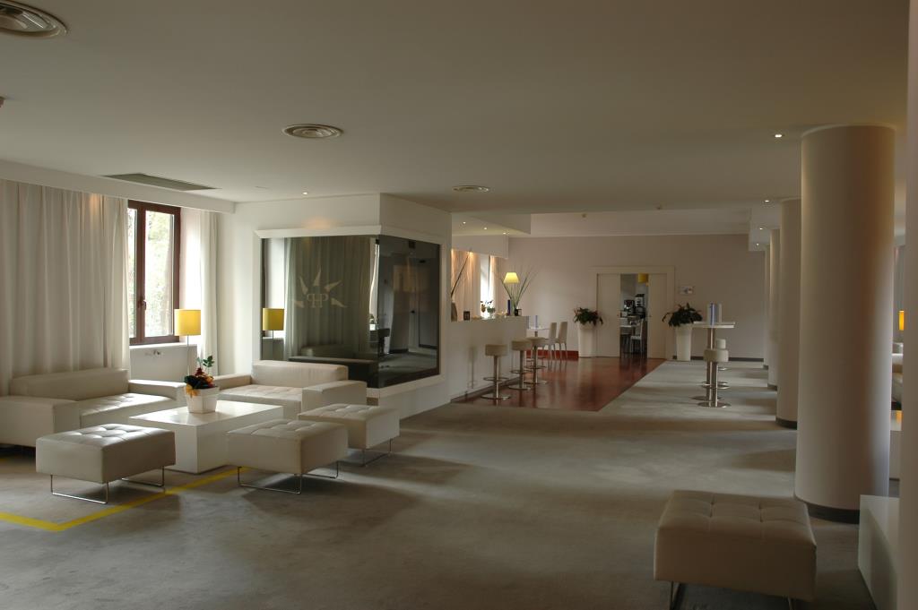 Hotel Area - Lobby
