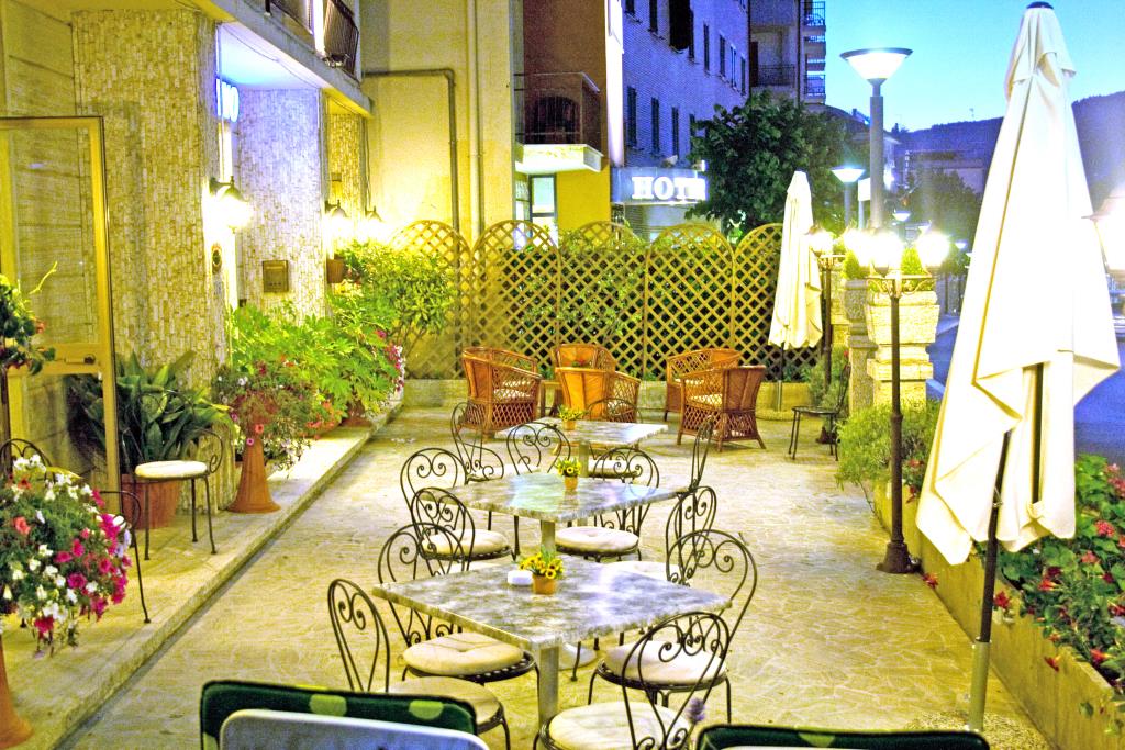 Hotel Arno - Esterno