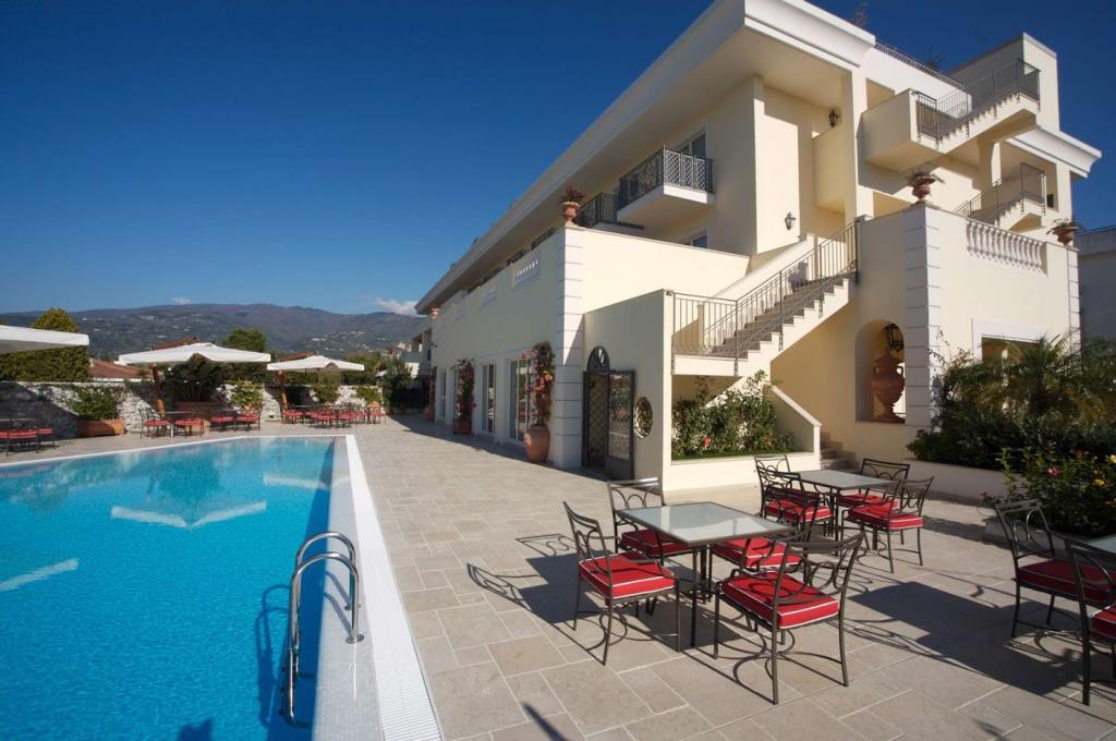 Hotel Ashley - Piscina