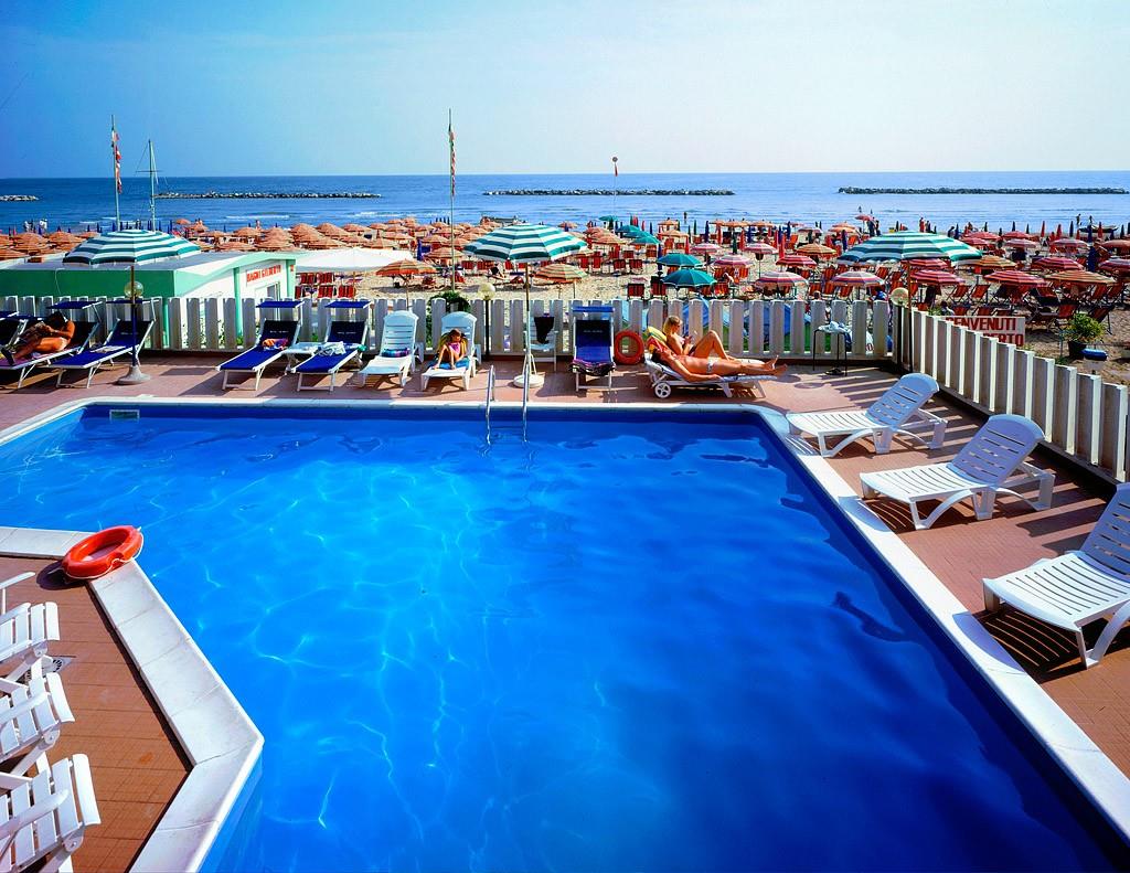 Hotel Astoria - Piscina