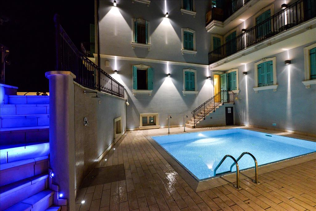 Hotel Atelier Classic - Piscina
