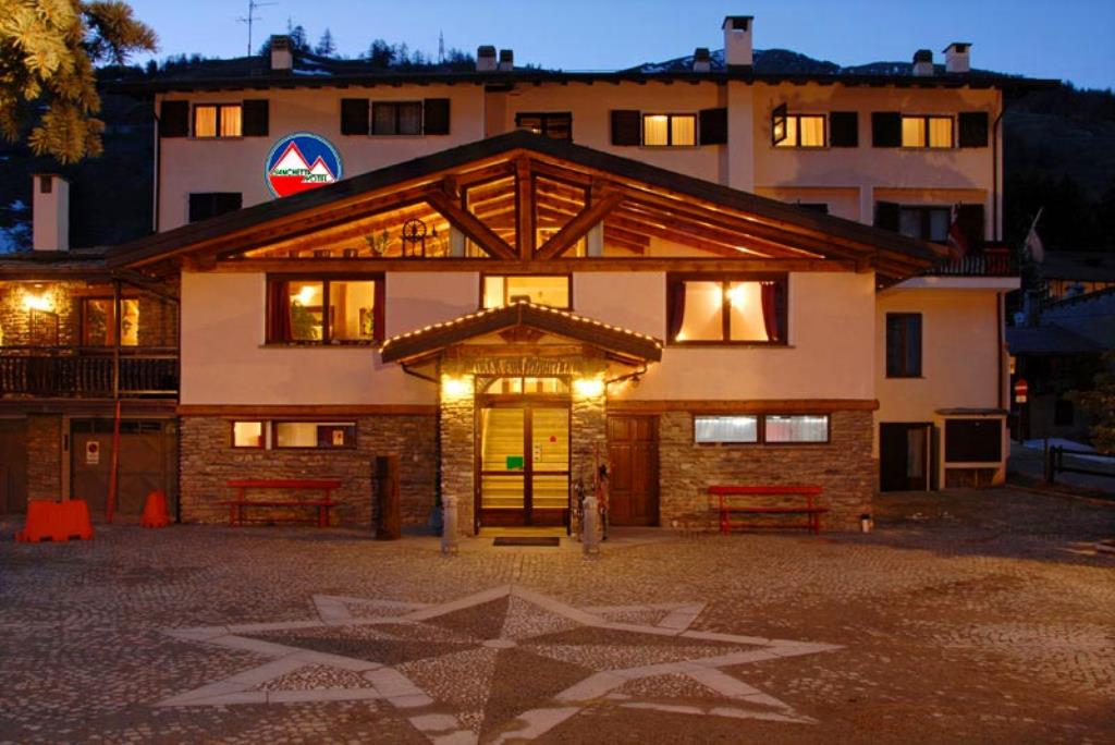 Hotel Banchetta  - Esterno