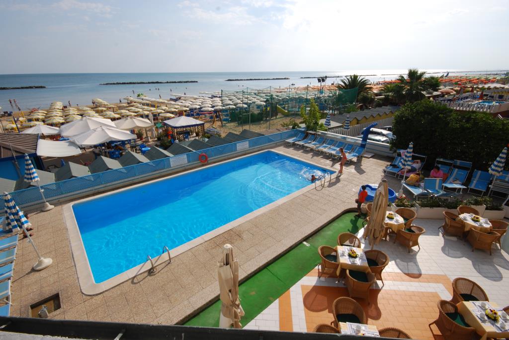 Hotel Bellevue - Piscina