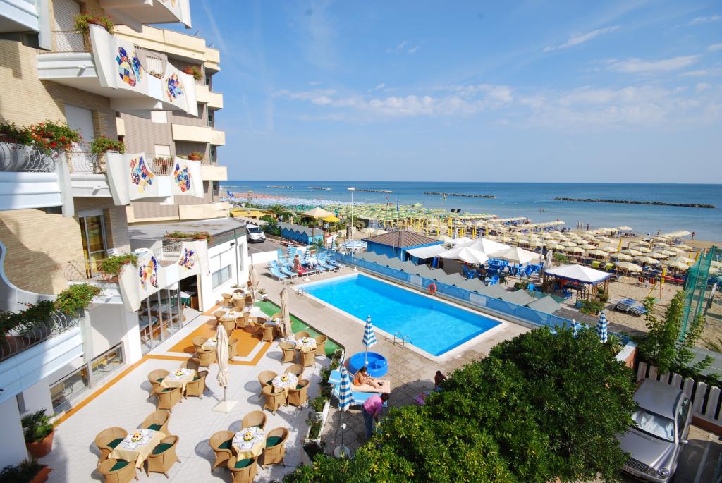 Hotel Bellevue - Piscina