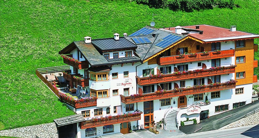 Hotel Bergfrieden - Esterno
