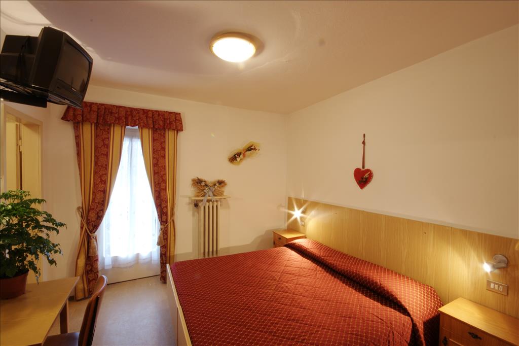 Garni Bernard - Camera