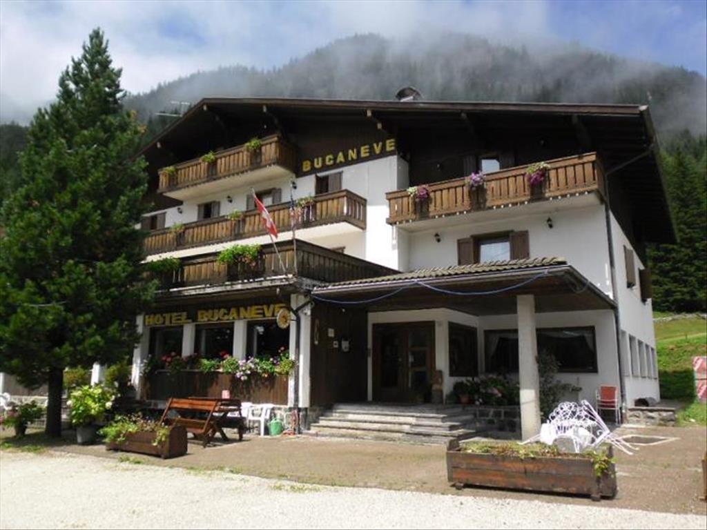 Hotel Bucaneve - Moena