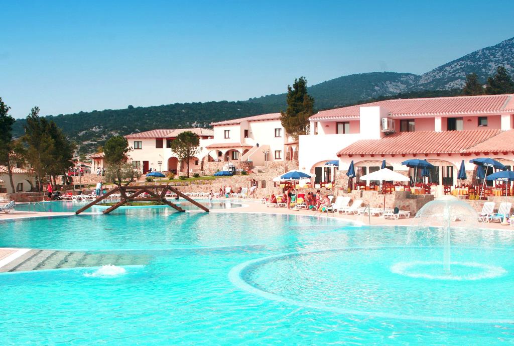 Hotel Calagonone Beach Village - Piscina