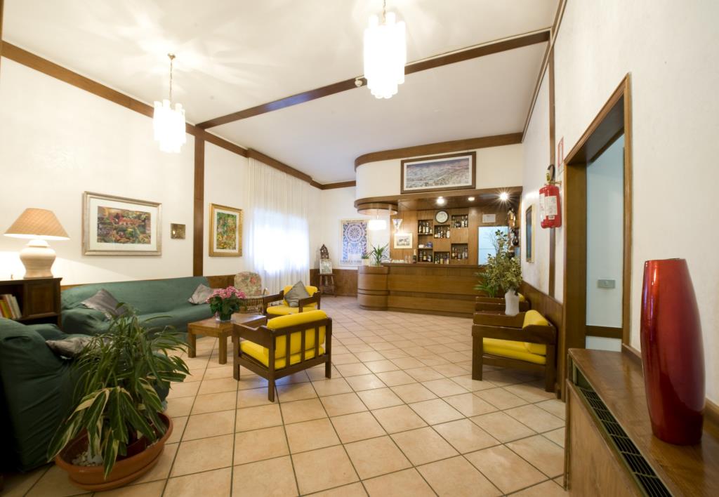 Hotel Caldora - Reception