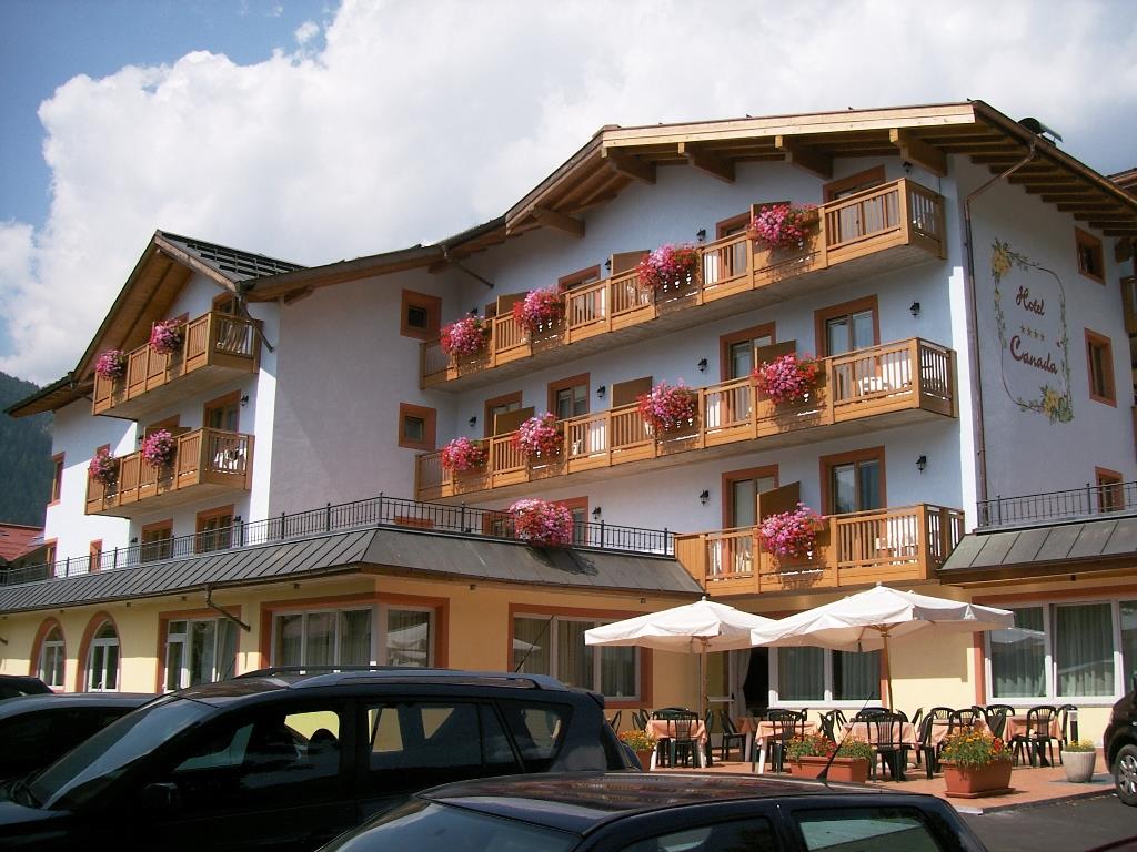 Hotel Canada - Esterno