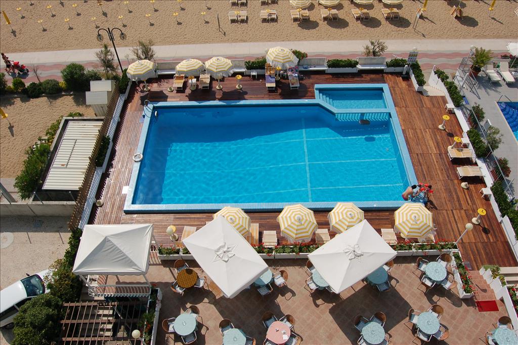 Hotel Capitol - Piscina