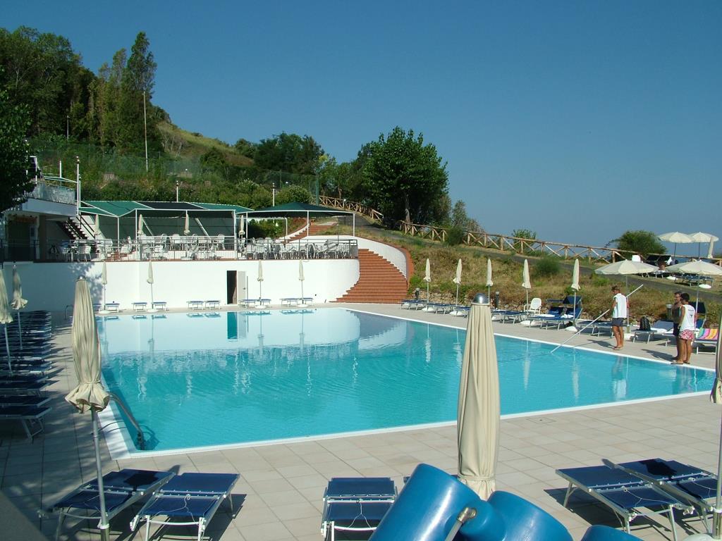 Hotel Capo Est - Piscina