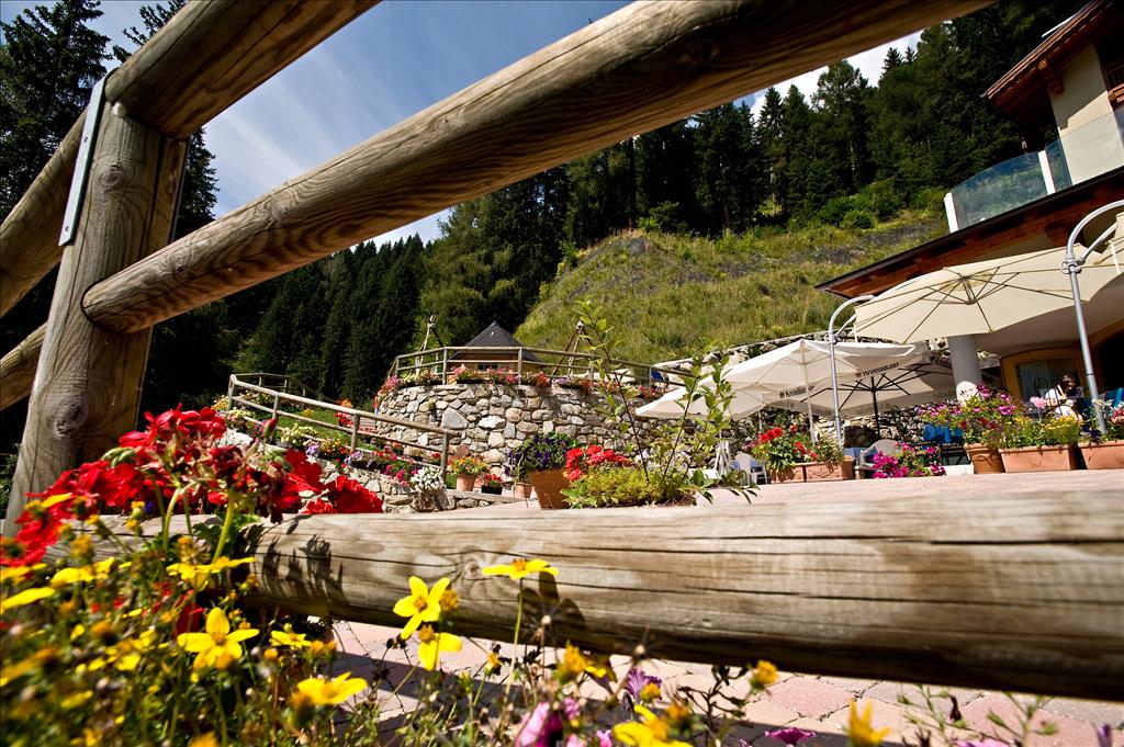 Hotel Chalet al Foss - Giardino