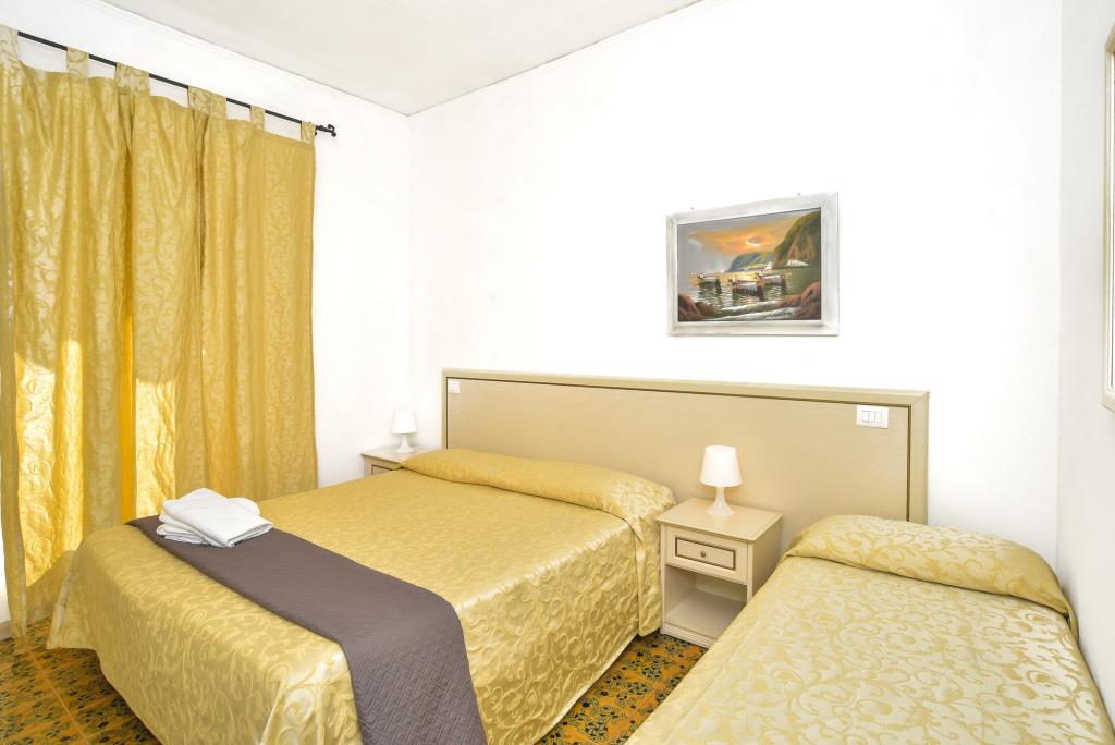 Hotel Charme Villa Tina - Camera Comfort Tripla