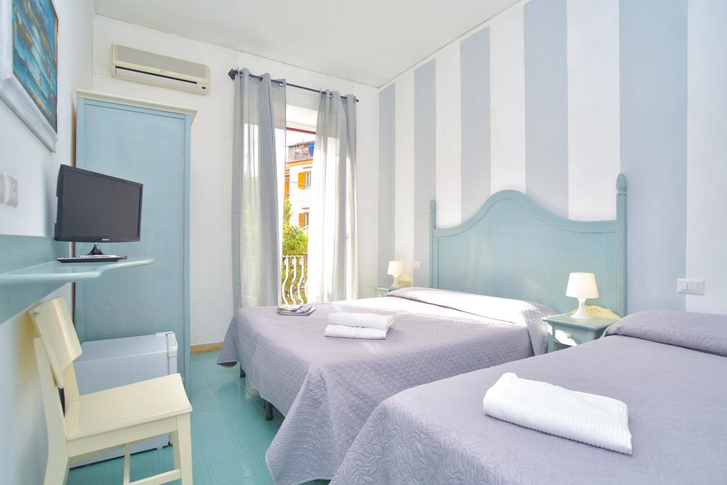 Hotel Charme Villa Tina - Camera Comfort Tripla