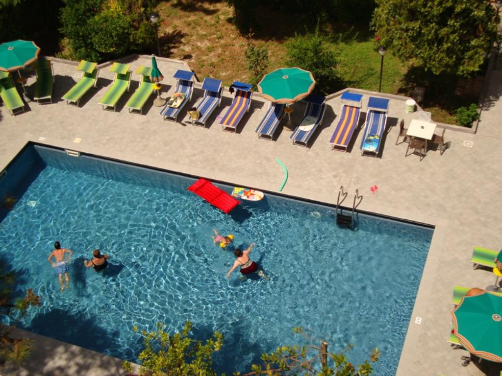 Hotel Club - Piscina
