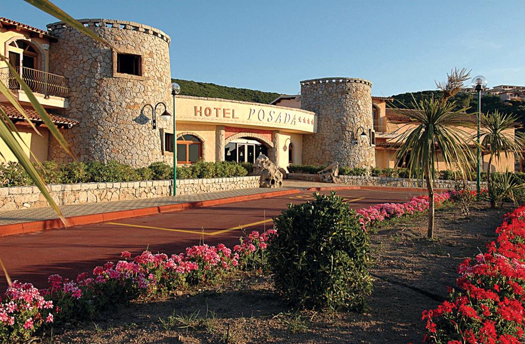 Hotel Club Esse Posada Beach Resort - Esterno