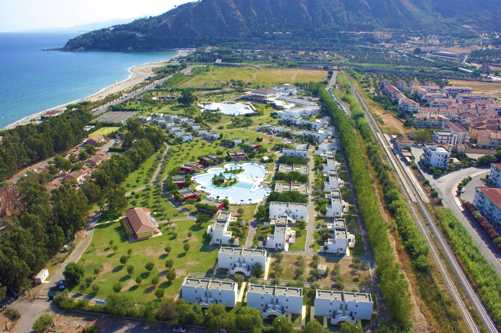 Hotel Club Esse Sunbeach Resort - 