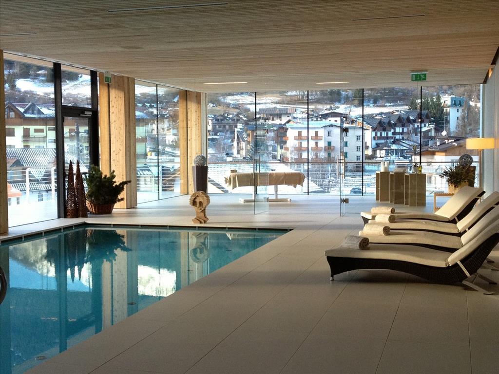 Hotel Corona Dolomites - Piscina