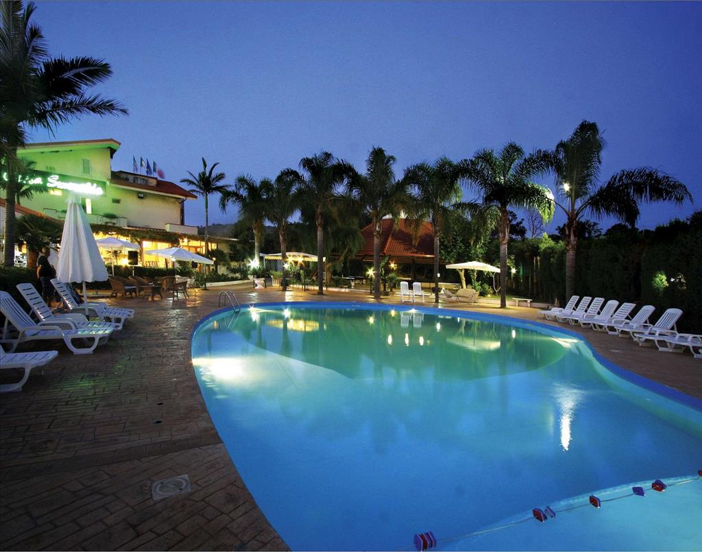 Hotel Costa Smeralda - Piscina