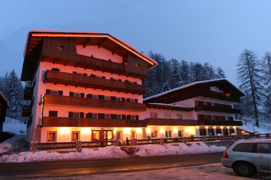 Hotel Des Alpes - Esterno
