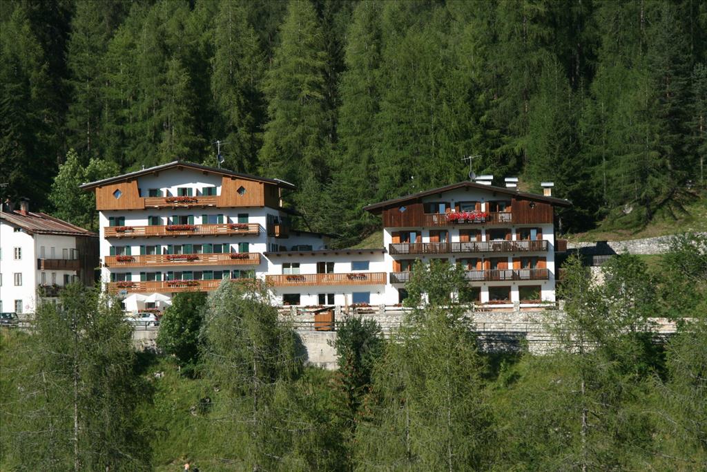 Hotel Des Alpes - Esterno