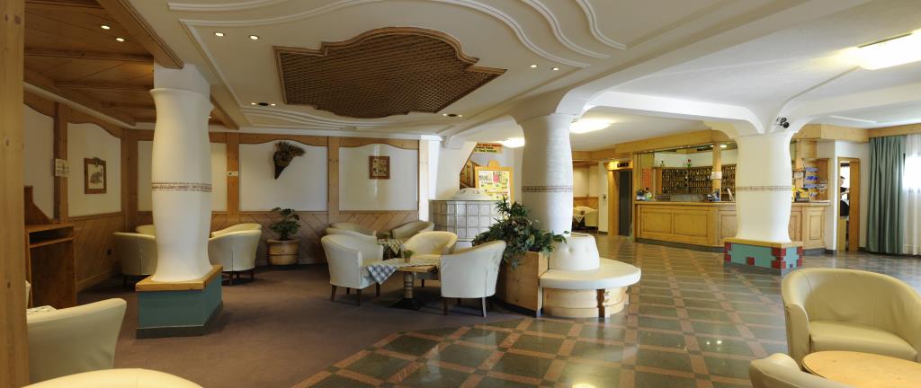 Aparthotel Des Alpes - Hall