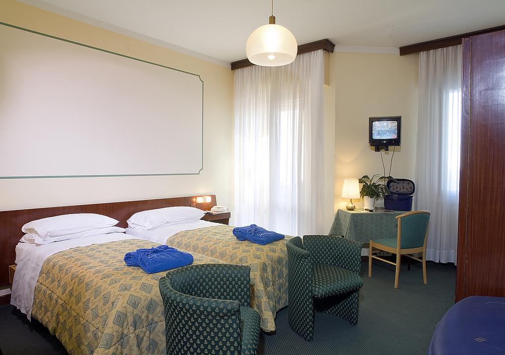 Hotel Dolomiti Terme - Camera