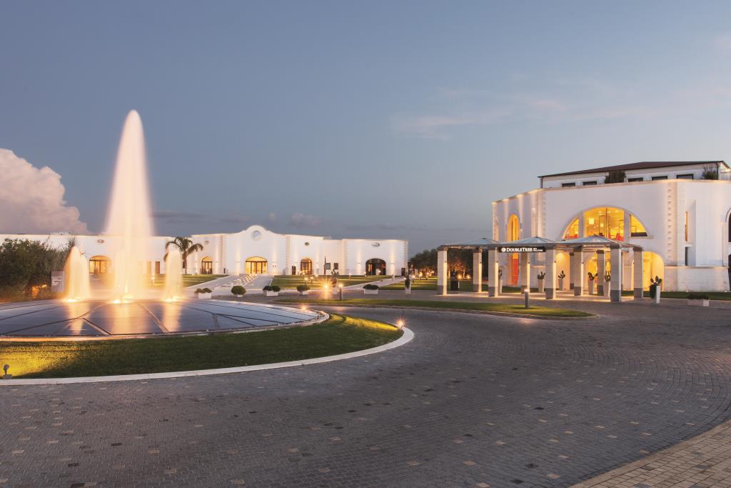 Hotel Double Tree Hilton Acaya Golf Resort - Esterno
