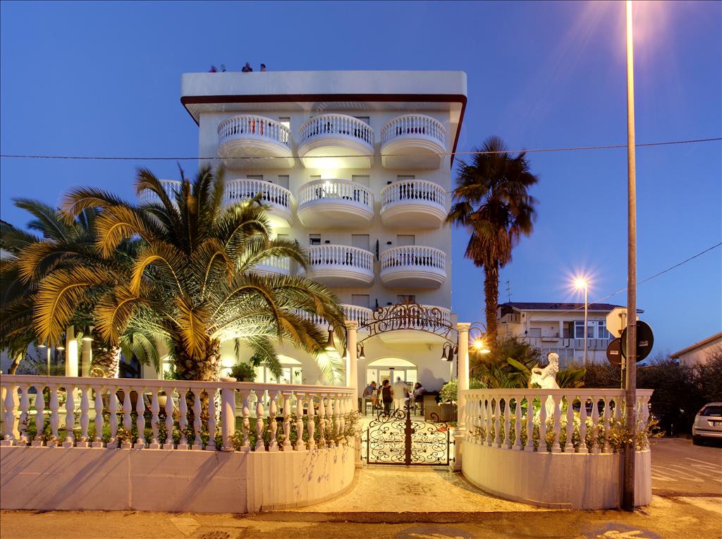 Hotel Eva - EsternoNotte