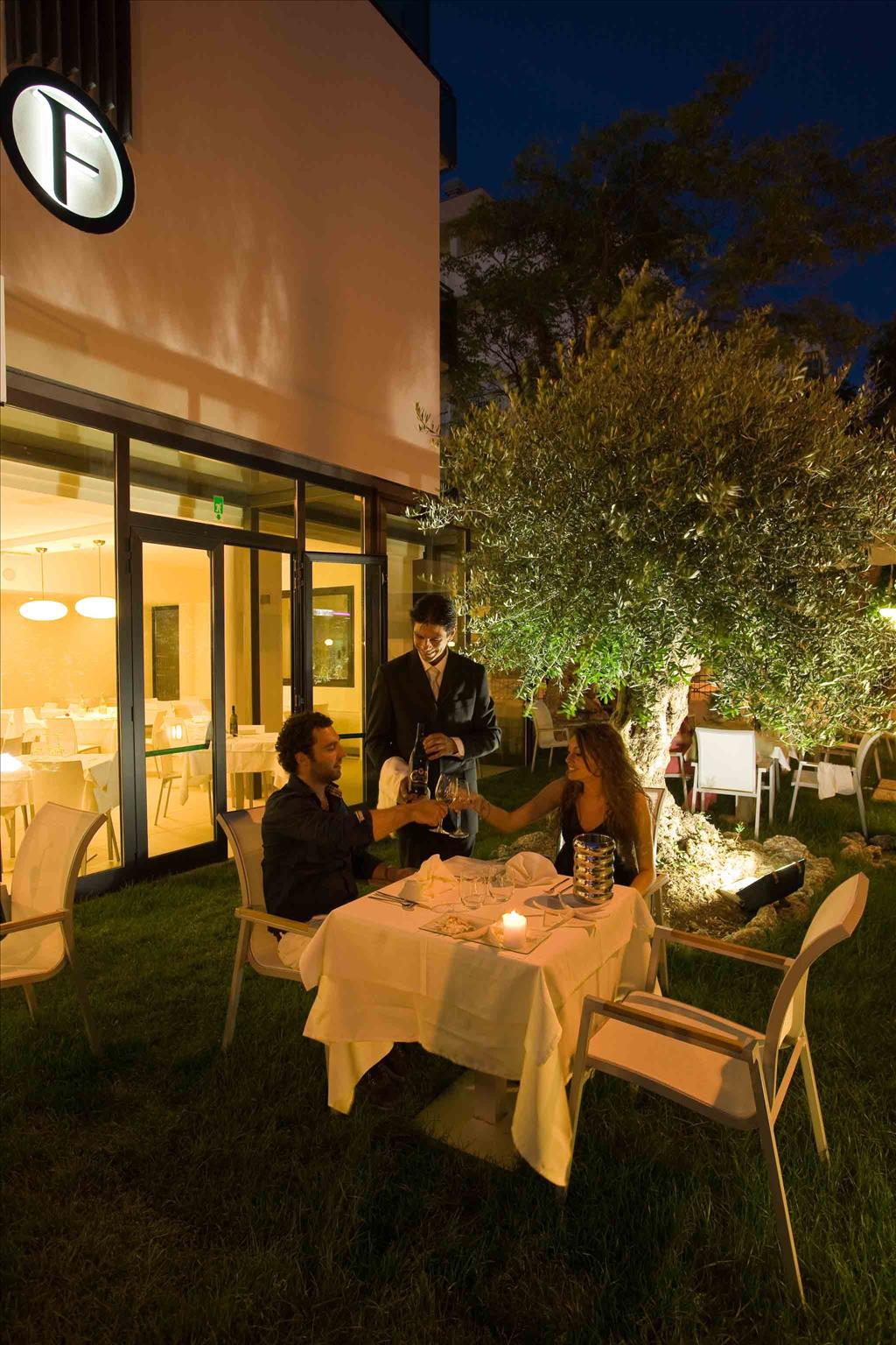 Hotel Ferretti Beach - RistoranteEsterno