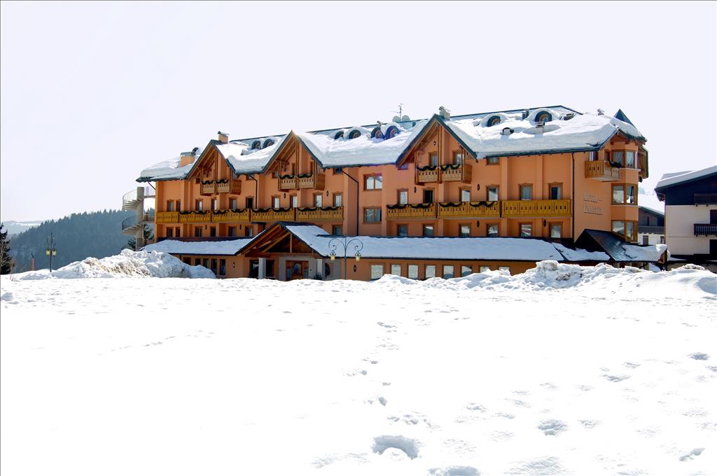 Hotel Gaarten  - Esterno