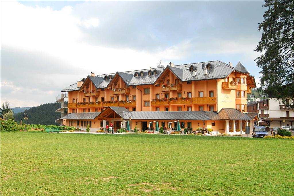 Hotel Gaarten  - Esterno