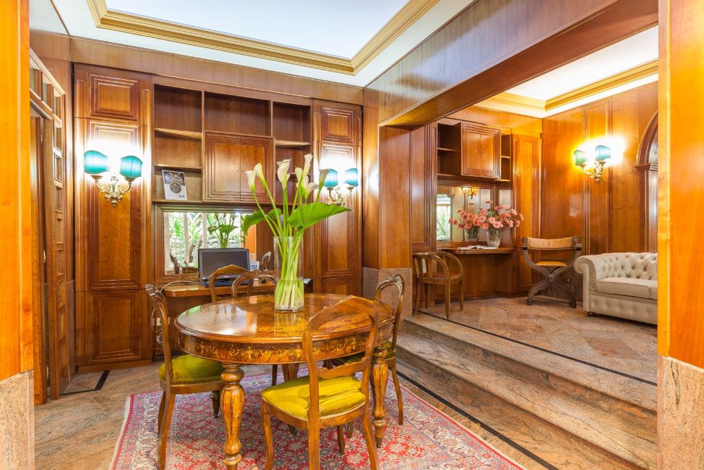 Hotel Galles - Hall