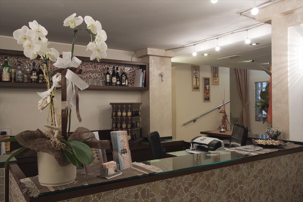 Hotel Harmony - Reception