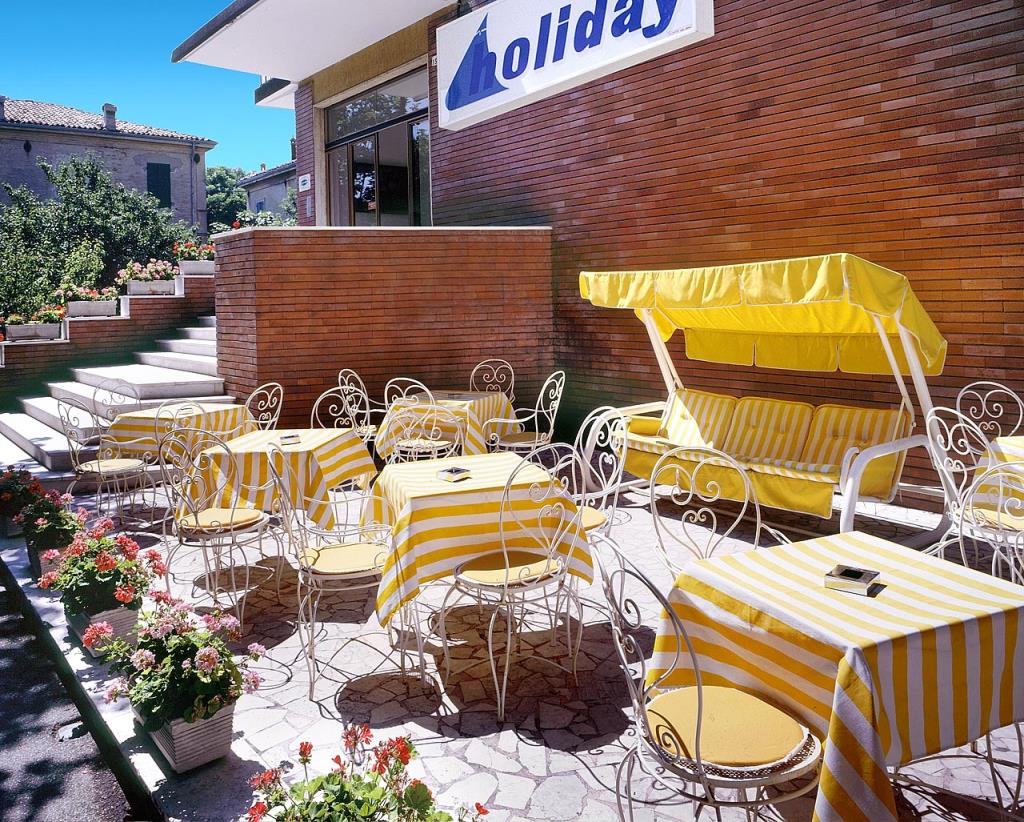 Hotel Holiday Pesaro - 