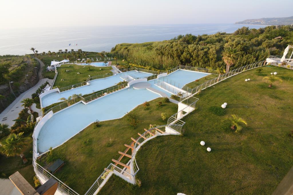 Hotel Infinity Beach Resort - Piscina
