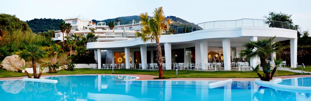 Hotel Infinity Beach Resort - Piscina