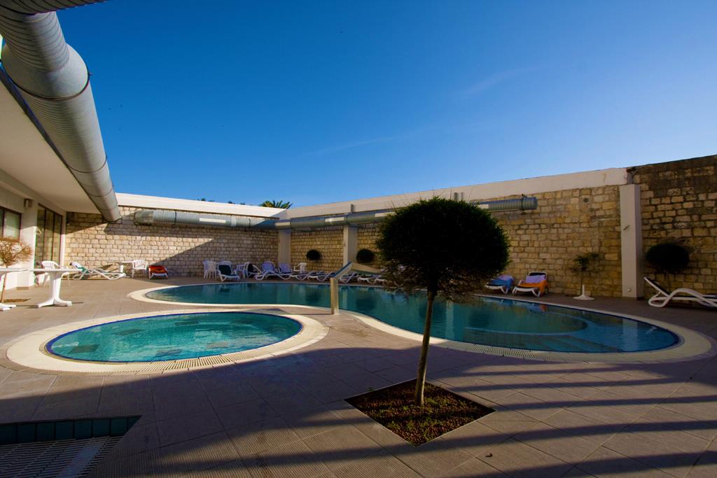 Hotel International  - Piscina
