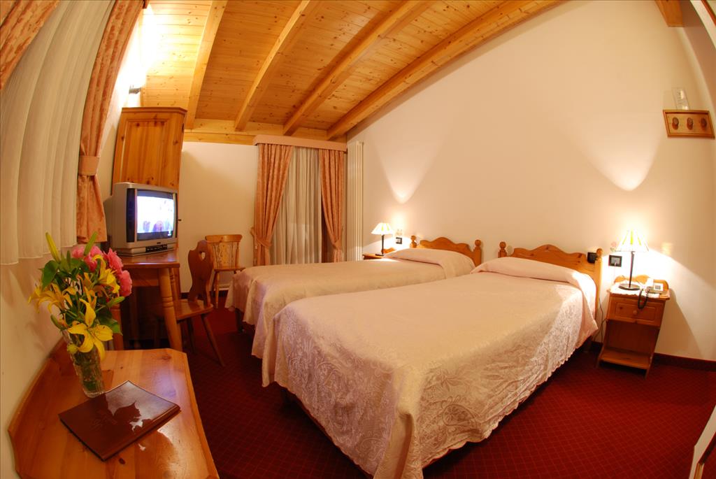 Hotel Job - Camera